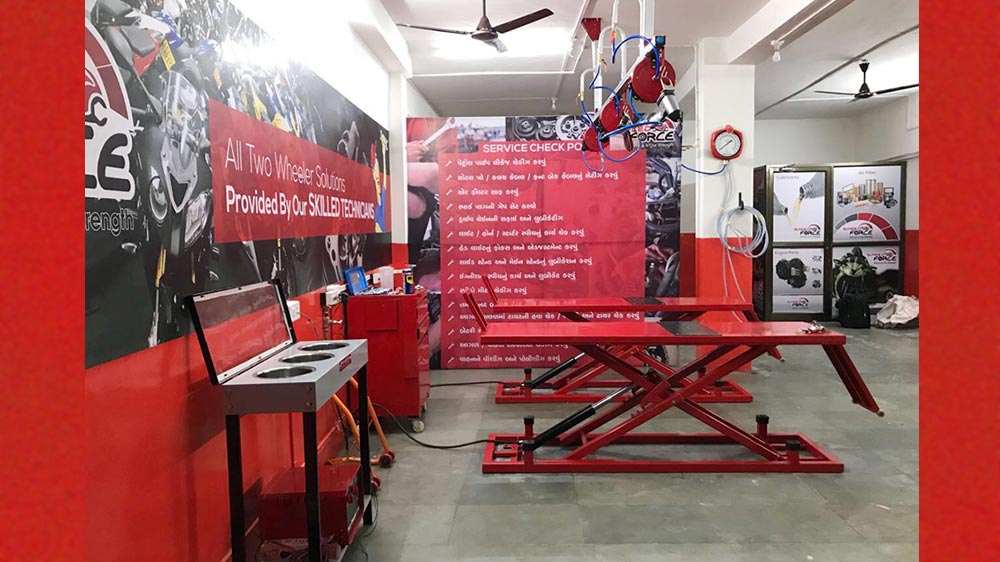 Multi brand two wheeler service image